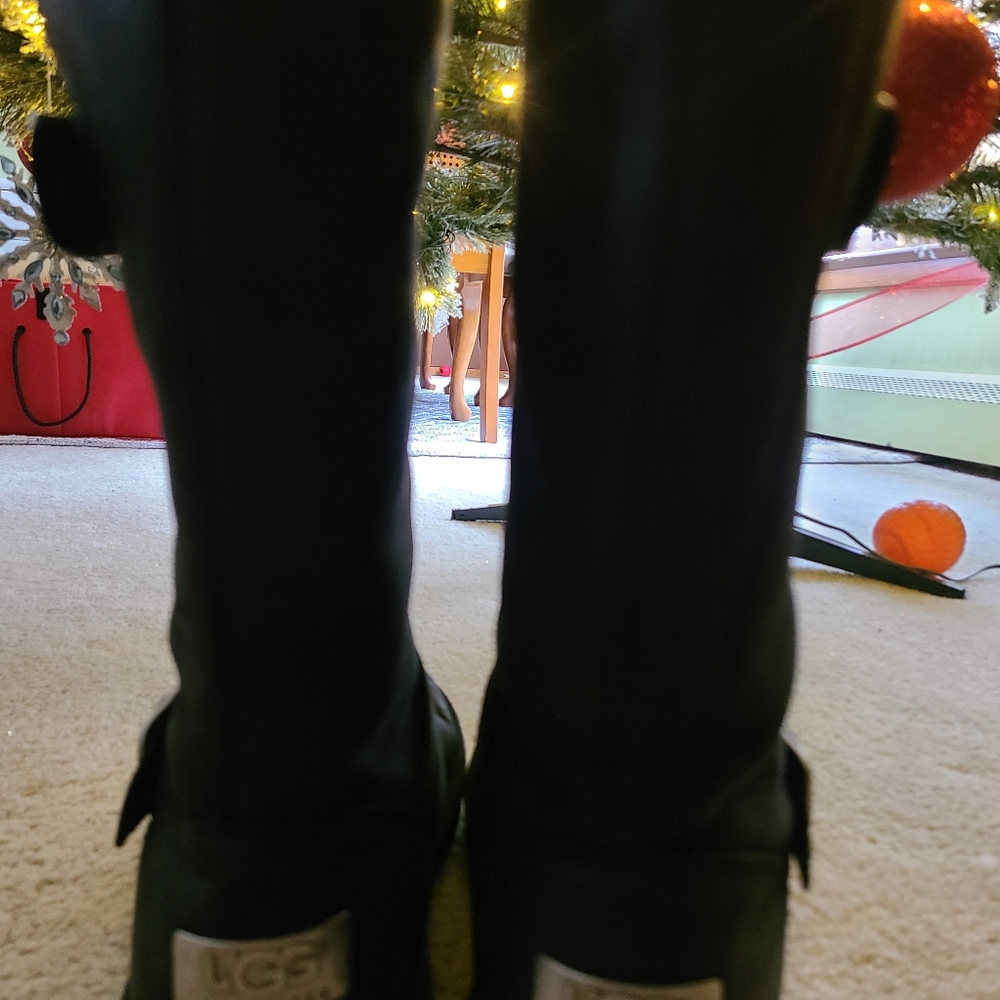 Ugg Sutter Black size 7